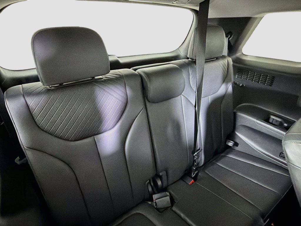 Used 2025 Hyundai Palisade SEL FWD image 29