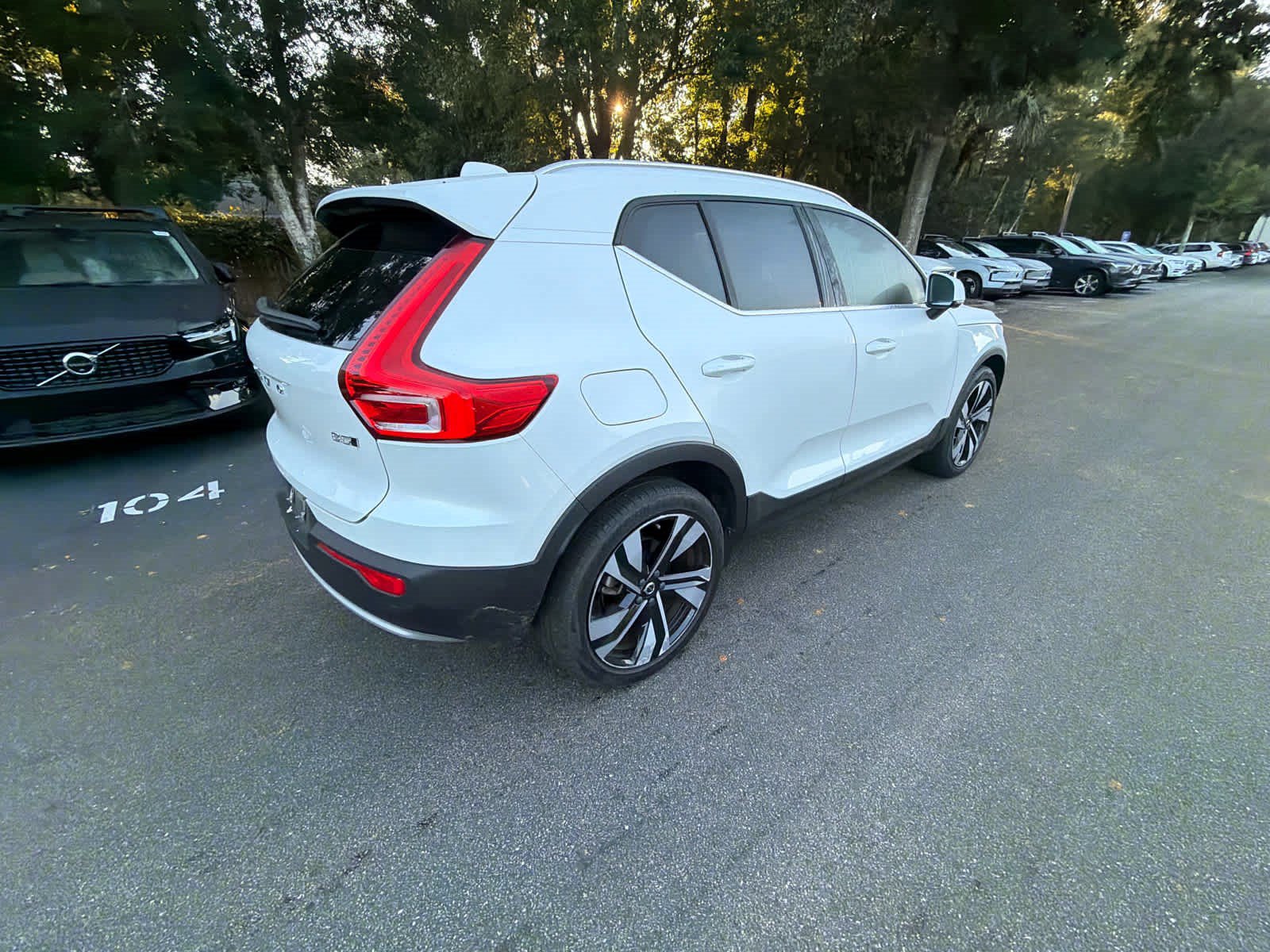 Used 2024 Volvo XC40 B5 Plus w/ Protection Package Premier AWD/4WD image 16