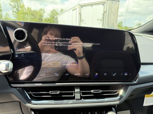 New 2025 Chevrolet Equinox EV RS image 14