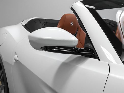 Certified 2022 Ferrari Portofino M RWD image 6