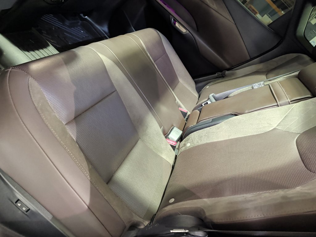 Used 2024 Lexus RX 450h AWD w/ Convenience Package image 7