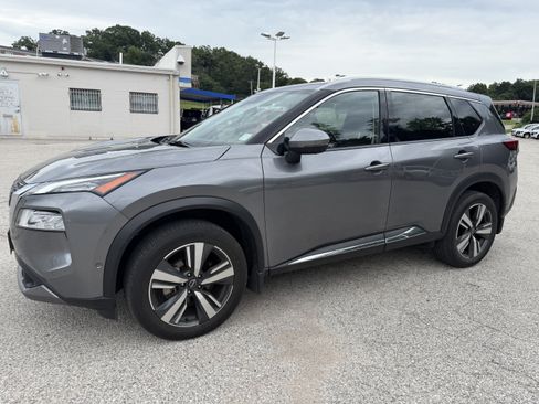 Used 2023 Nissan Rogue SL w/ SL Premium Package AWD/4WD image 3