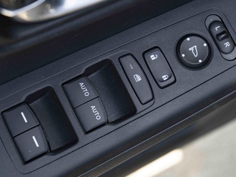 Used 2025 Honda CR-V Sport image 36