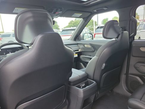 New 2027 Kia Telluride S w/ Towing Package FWD image 24
