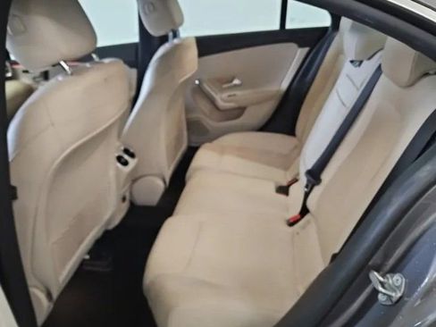 Used 2021 Mercedes-Benz CLA 250 image 3