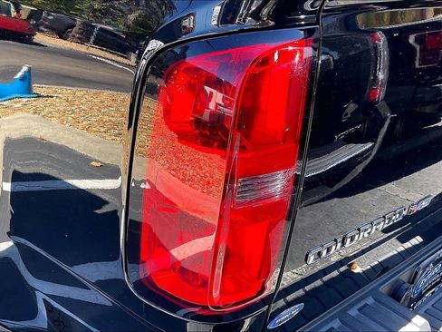 Used 2018 Chevrolet Colorado ZR2 w/ ZR2 Midnight Special Edition image 28