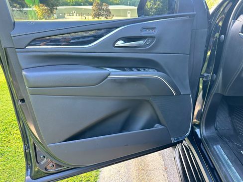 Used 2023 Cadillac Escalade Sport AWD/4WD image 9