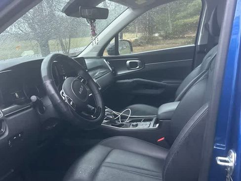 Used 2023 Kia Sorento S w/ Panoramic Sunroof Package image 5