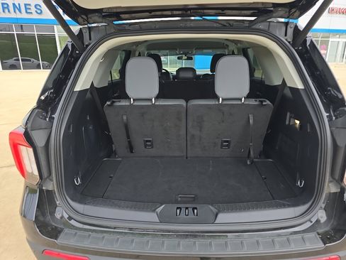Used 2025 Ford Explorer Active w/ Active Comfort Package image 13