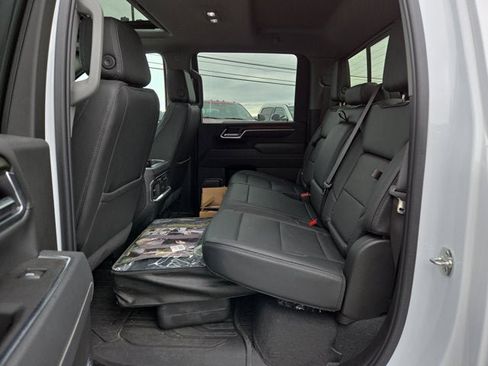 Used 2025 GMC Sierra 3500 Denali AWD/4WD image 14