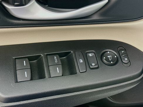 Used 2022 Honda CR-V LX image 15