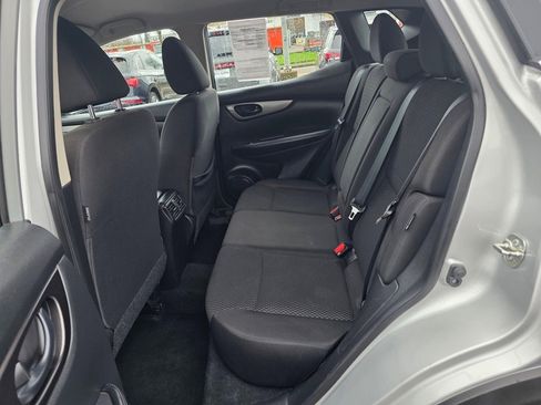 Used 2022 Nissan Rogue Sport S image 6