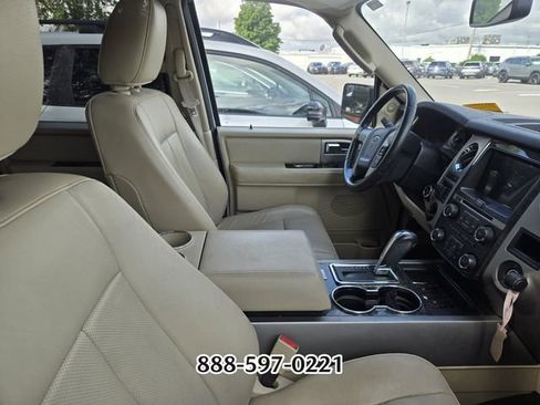 Used 2017 Ford Expedition Limited RWD image 10