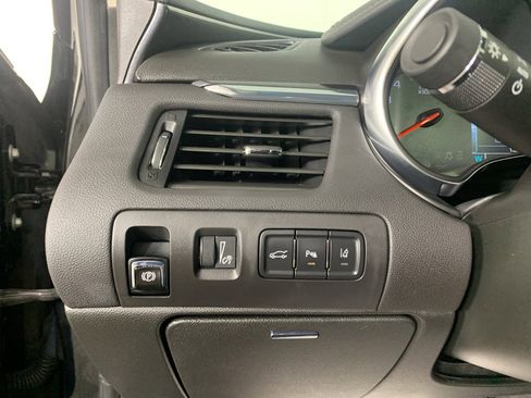 Used 2018 Chevrolet Impala Premier w/ Premier Confidence Package image 17