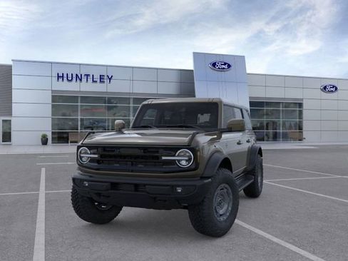 New 2025 Ford Bronco Outer Banks w/ Sasquatch Package image 2
