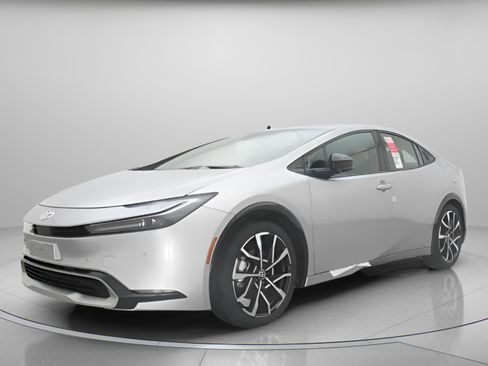New 2026 Toyota Prius Plug-In Hybrid image 2