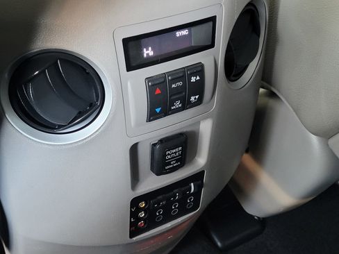 Used 2013 Honda Pilot Touring image 10