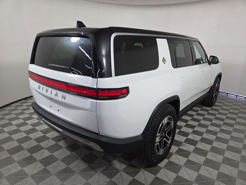 Used 2022 Rivian R1S Launch Edition image 5