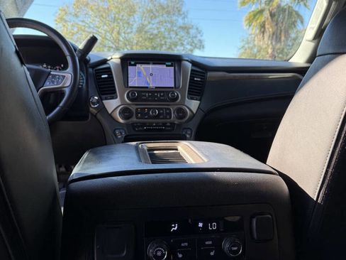 Used 2017 GMC Yukon XL Denali image 9