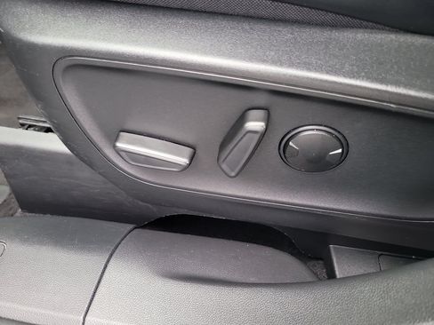 Certified 2023 Ford Escape ST-Line w/ Tech Pack #1 FWD image 17