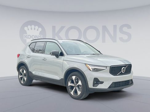 New 2026 Volvo XC40 B5 Plus w/ Protection Package Premier image 10