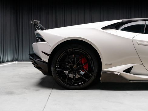 Used 2015 Lamborghini Huracan LP 610-4 image 37
