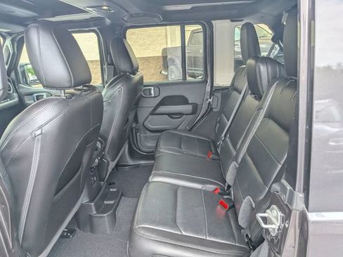 Used 2021 Jeep Wrangler Unlimited Sahara AWD/4WD image 9