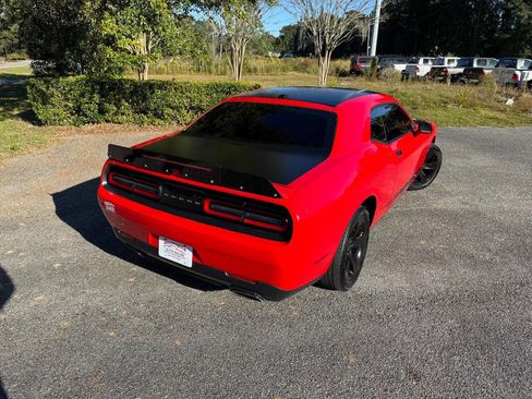 Used 2020 Dodge Challenger SXT image 6