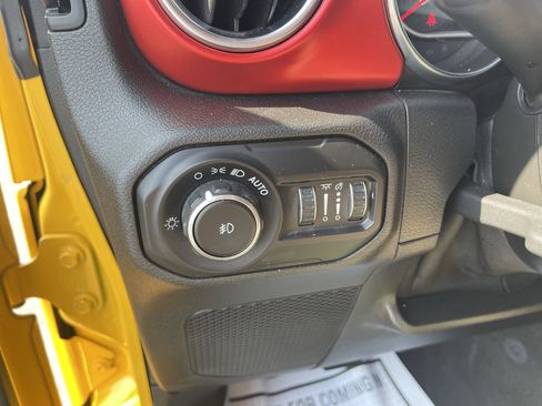 Used 2021 Jeep Wrangler Rubicon AWD/4WD image 18