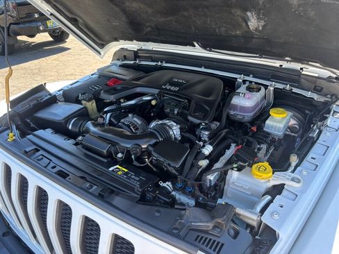 Used 2018 Jeep Wrangler Unlimited Rubicon AWD/4WD image 28