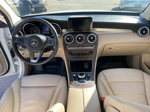 Used 2019 Mercedes-Benz GLC 300 4MATIC w/ Premium Package image 13