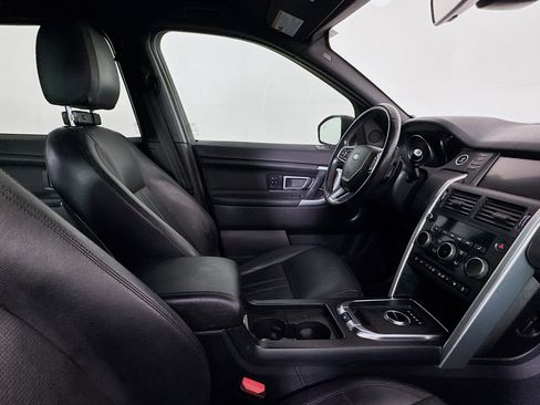 Used 2019 Land Rover Discovery Sport HSE image 28
