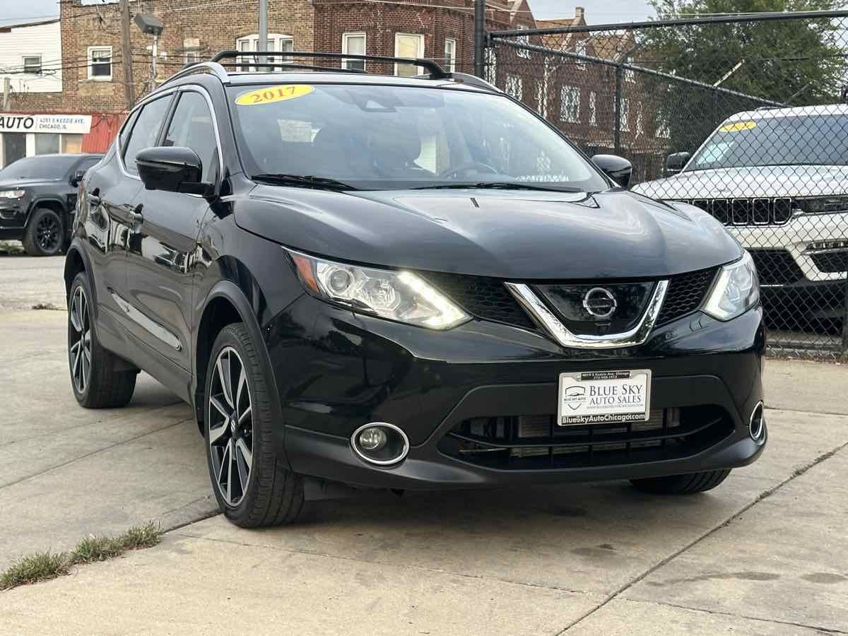 Used 2017 Nissan Rogue Sport SL w/ SL Premium Package AWD/4WD image 3