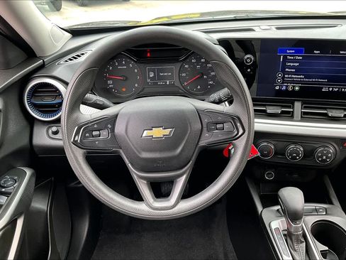 Used 2024 Chevrolet Trax LS w/ Driver Confidence Package image 6