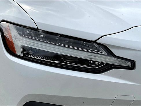 Used 2020 Volvo S60 T6 Momentum image 26