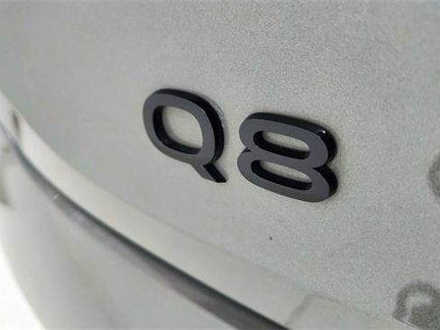 Used 2024 Audi Q8 e-tron Premium image 17