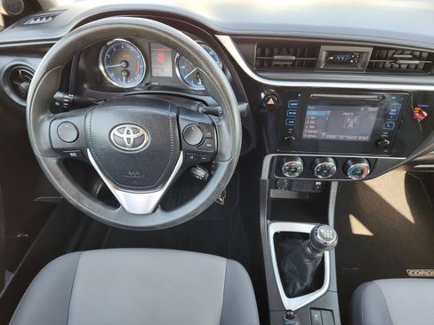Used 2018 Toyota Corolla SE FWD image 26