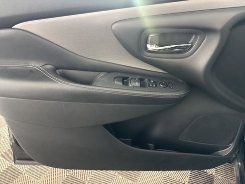 Used 2019 Nissan Murano S image 19