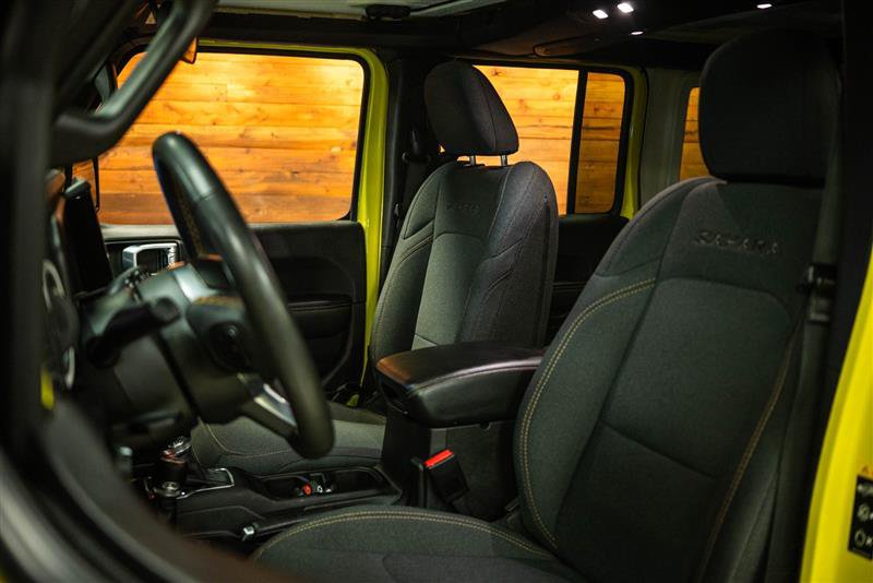 Used 2024 Jeep Wrangler Unlimited Sahara AWD/4WD image 9