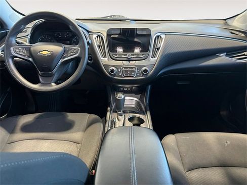 Used 2020 Chevrolet Malibu LT image 8