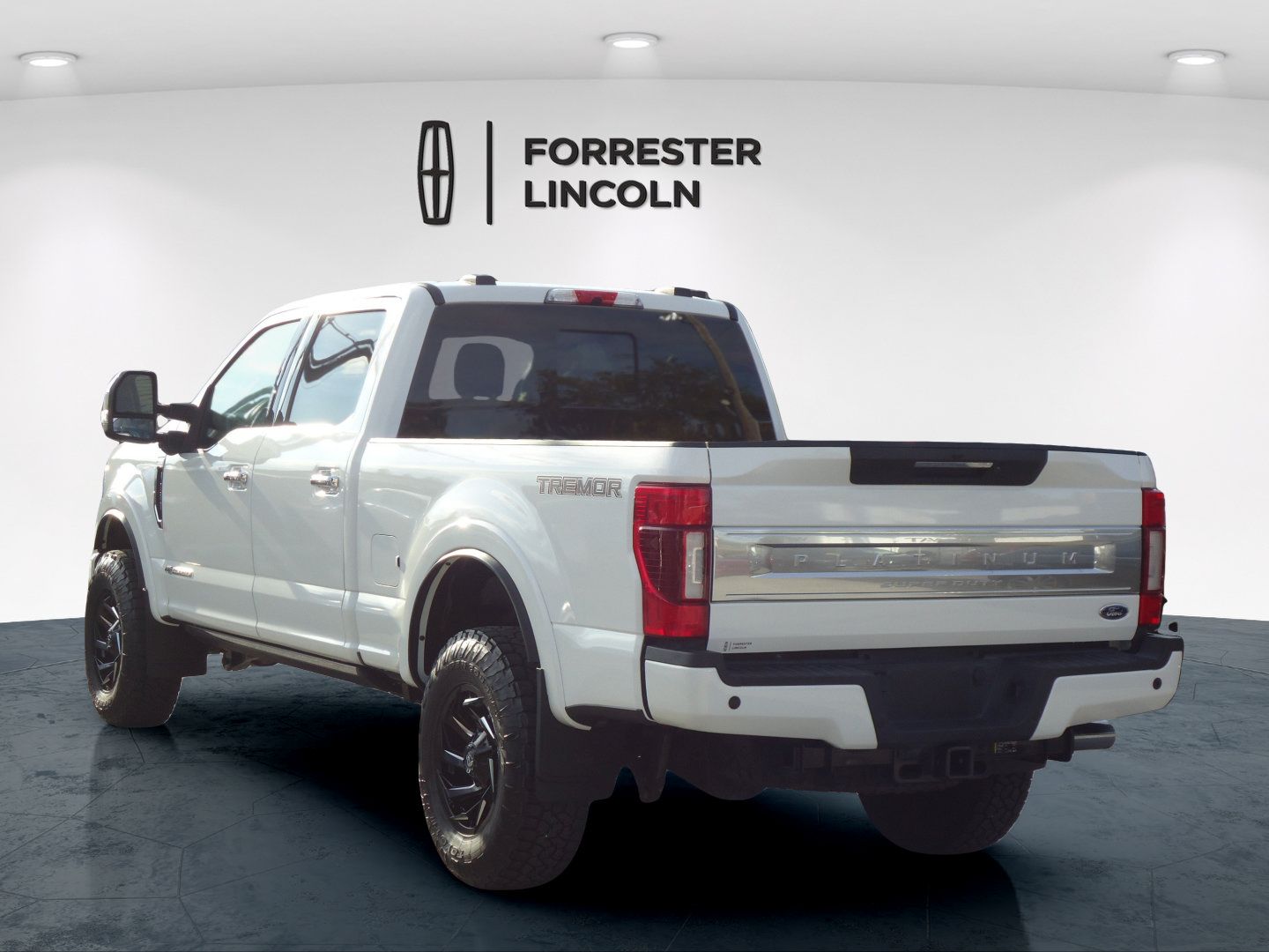 Used 2020 Ford F350 Platinum w/ Tremor Off-Road Package AWD/4WD image 5