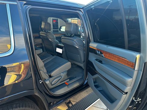 Used 2022 Jeep Grand Wagoneer Series II w/ Flexible Seating Group image 48