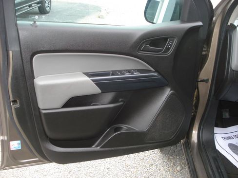 Used 2016 Chevrolet Colorado W/T w/ WT Convenience Package AWD/4WD image 16