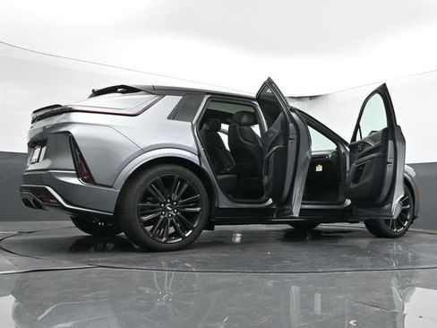 New 2026 Cadillac Lyriq V image 70