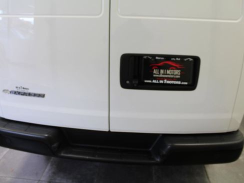Used 2020 Chevrolet Express 2500 RWD image 6