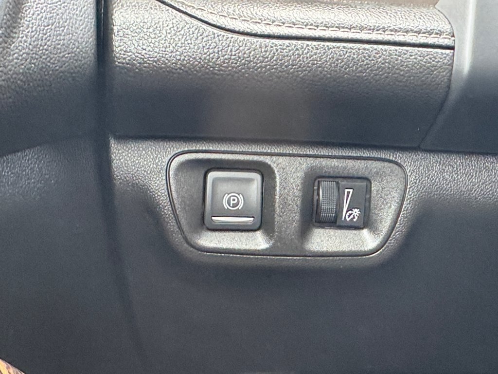 Used 2019 GMC Acadia Denali w/ Technology Package AWD/4WD image 15