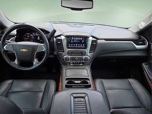 Used 2020 Chevrolet Tahoe Premier AWD/4WD image 16
