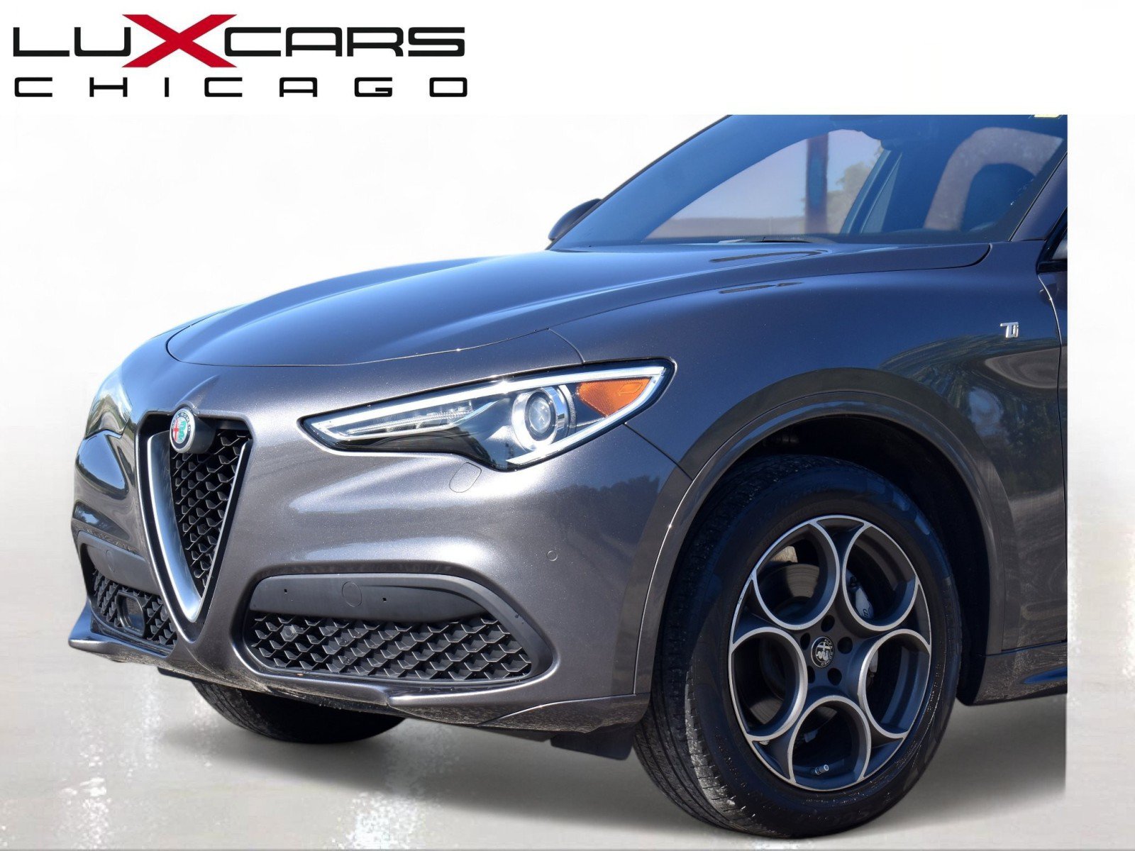 Used 2022 Alfa Romeo Stelvio Ti w/ Active Assist Plus Package AWD/4WD image 4