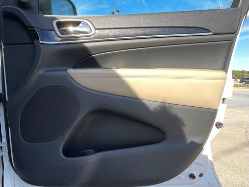 Used 2016 Jeep Grand Cherokee Limited 75th Anniversary image 36