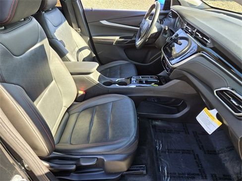 Used 2023 Chevrolet Bolt EUV LT w/ Convenience Package image 15